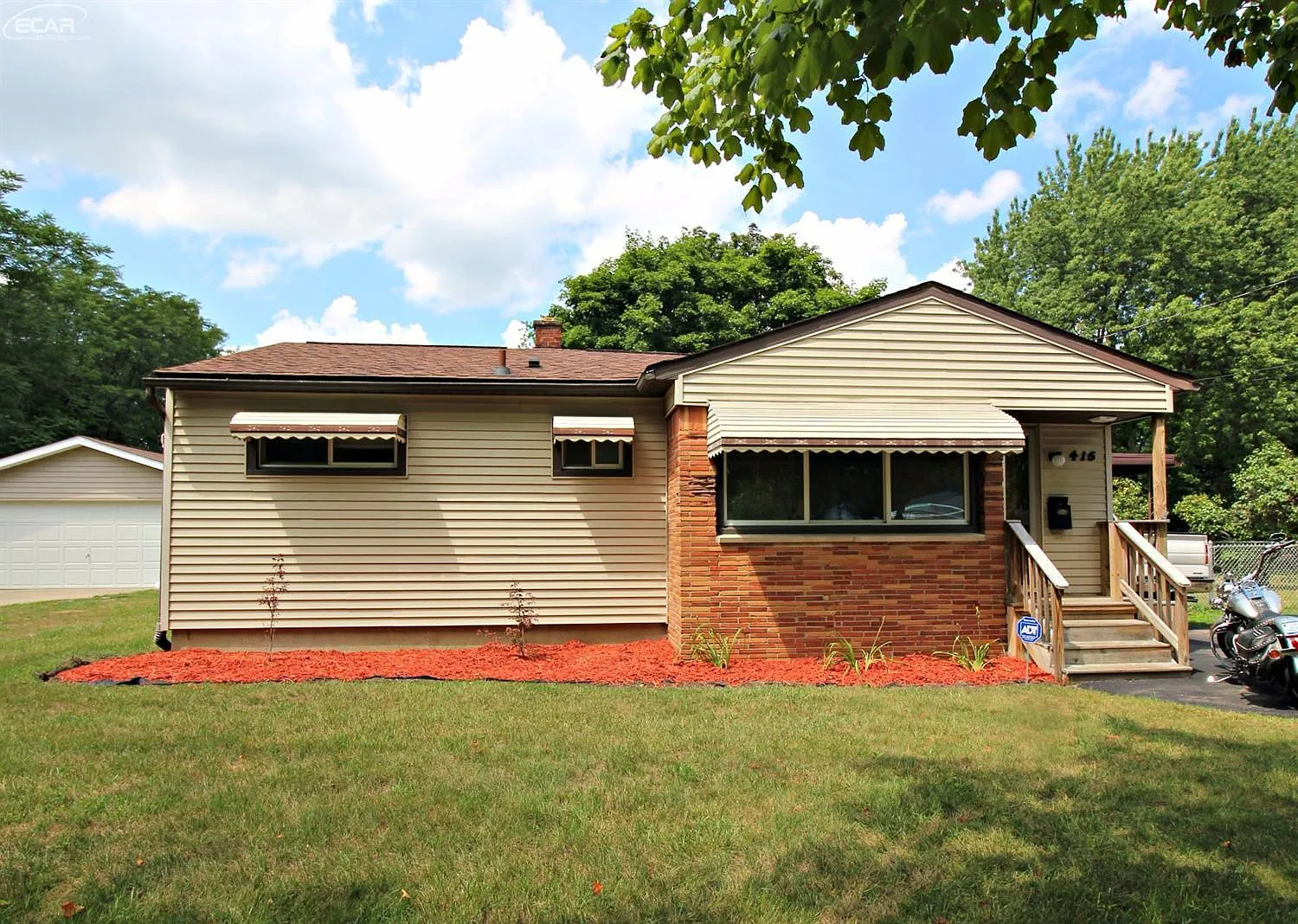 415 Labian Dr photo 1