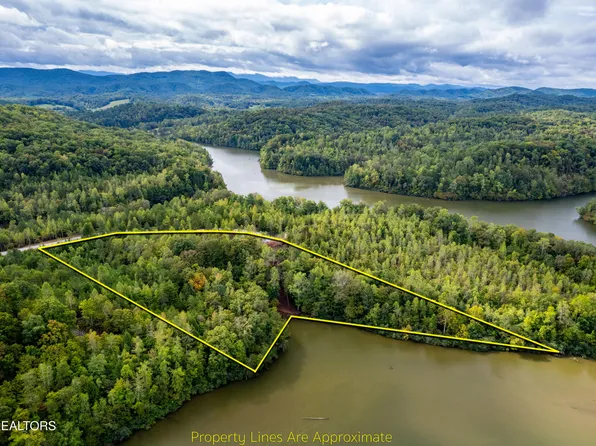 104 Pineview Ln, Vonore, TN 37885