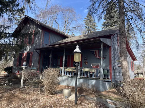 1320 East Oakwood ROAD, Oak Creek, WI 53154