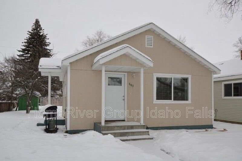 1st image of 683 E 14th St