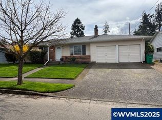 15834 SE Grant St, Portland, OR 97233