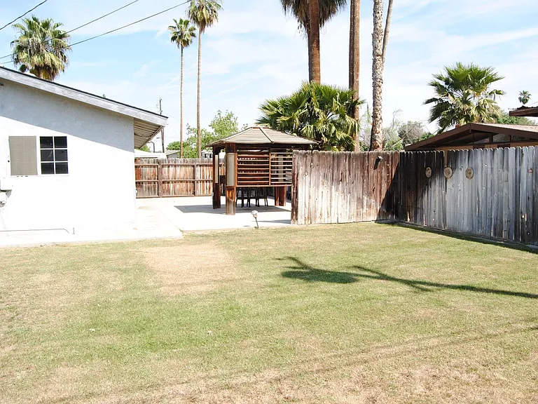 8817 Butternut Ave — Photo 16