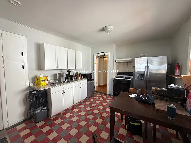 35 Rogers Ave — Photo 28
