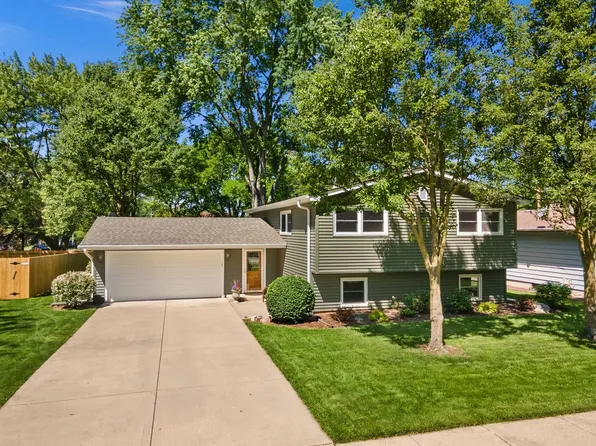 1609 S 13th Ave, St Charles, IL 60174