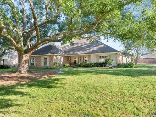 11033 Meadow Lake Dr, Baton Rouge, LA 70810