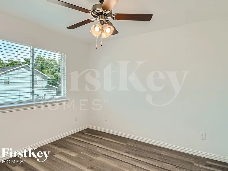 7360 Parkside Place Dr — Photo 18