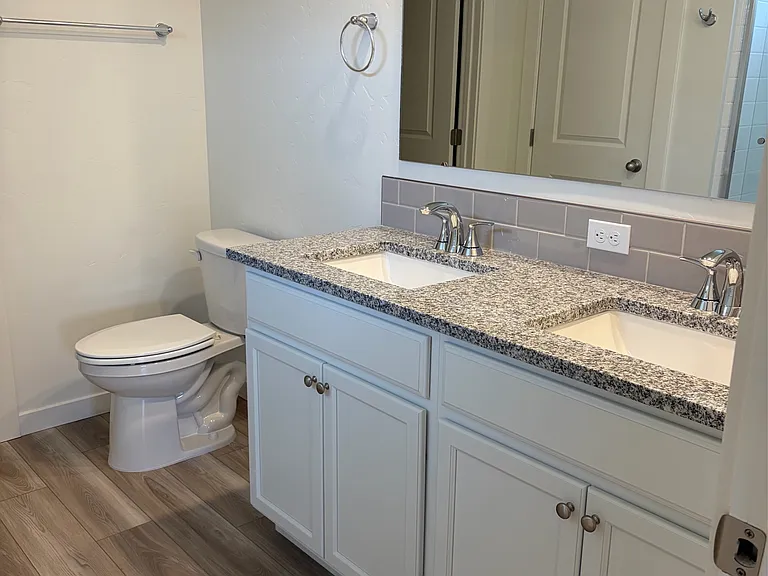 20630 Tip Top Ave — Photo 2