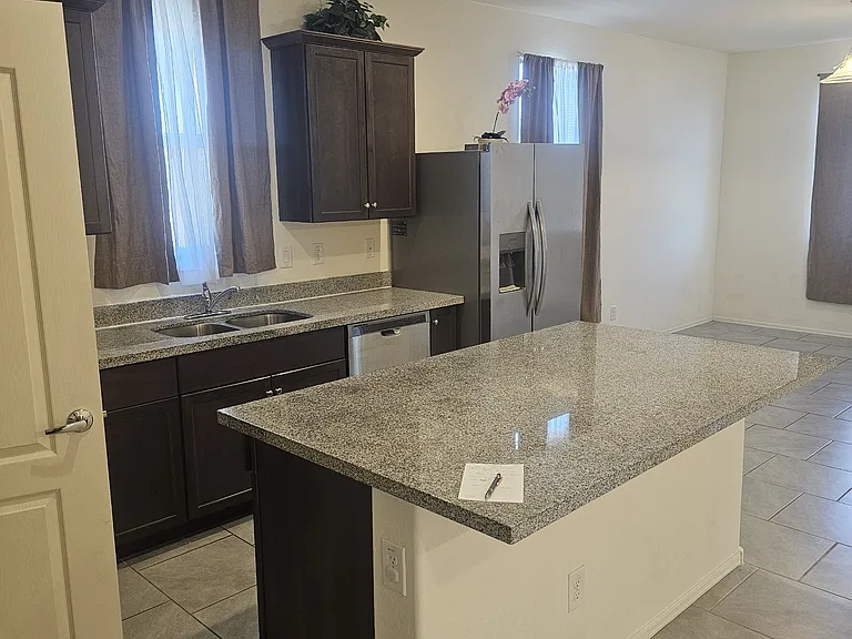 1650 E Jardin Pl — Photo 3