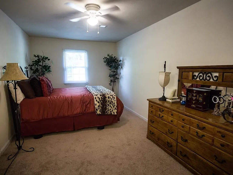 Apple Blossom Apartments — Photo 6