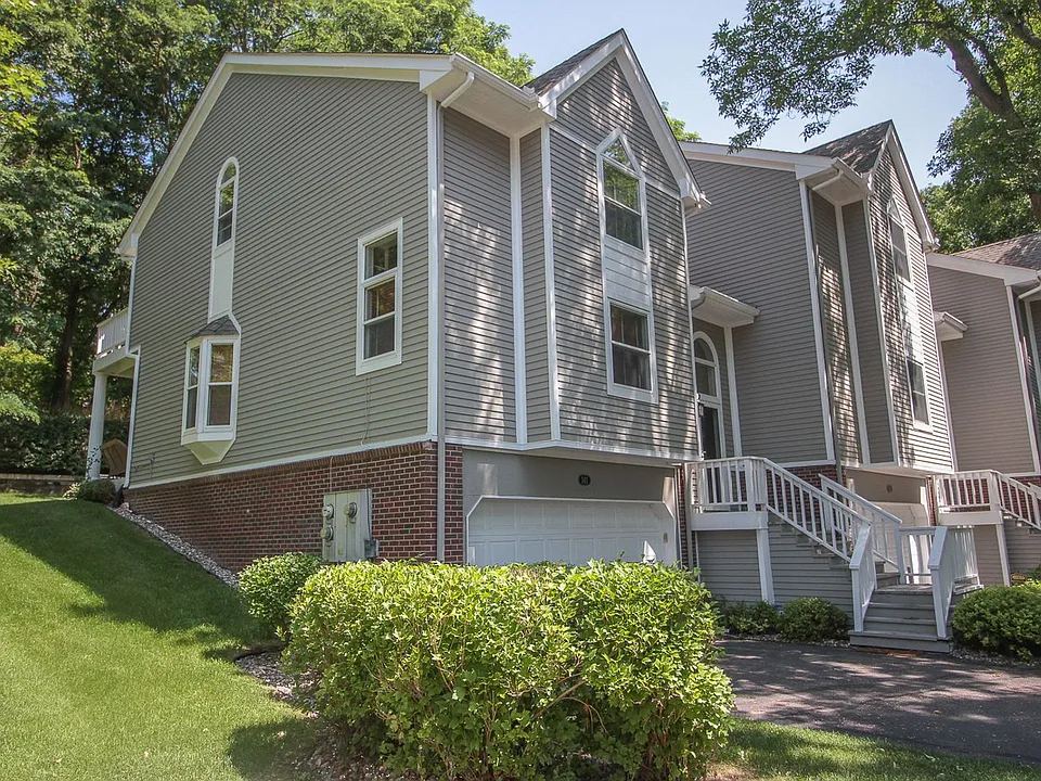 141 Edgewood Ct