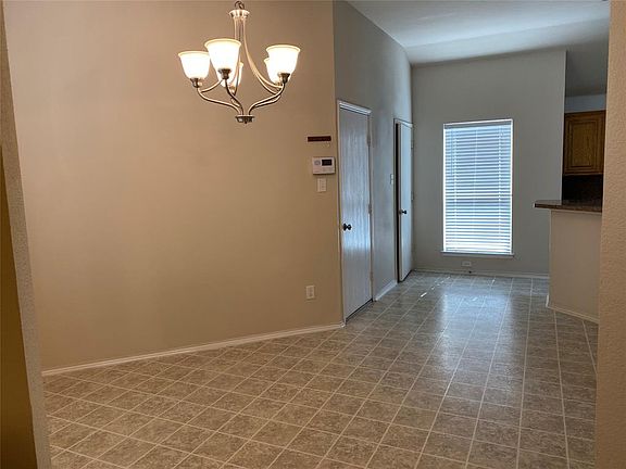 3rd image of 118 Jennings Dr