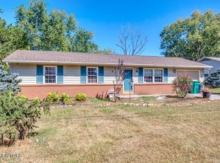 7200 Meadowbrook Cir, Knoxville, TN 37918