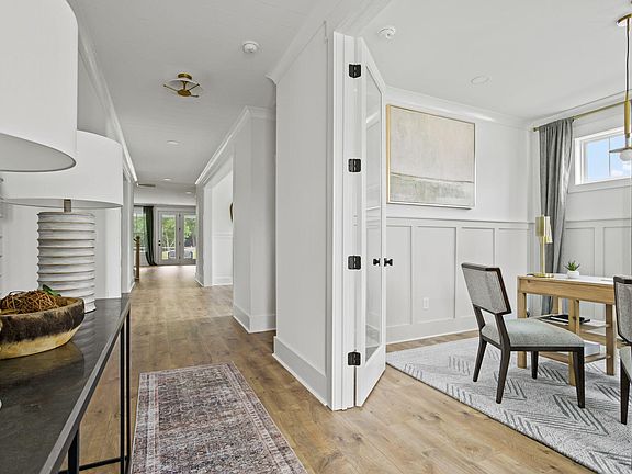 2nd image of 505 Fiskdale Cir