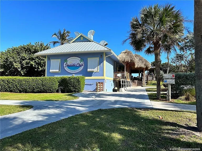 378 NE Wharfs Way — Photo 41