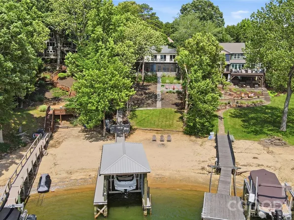31002 Executive Point, Tega Cay, SC 29708