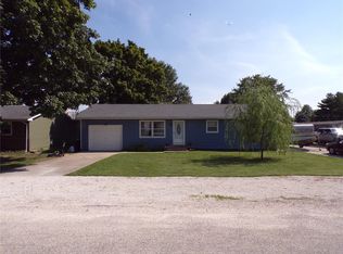104 E Bridge St, Fieldon, IL 62031