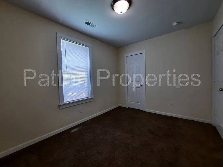 902 Pine St — Photo 9