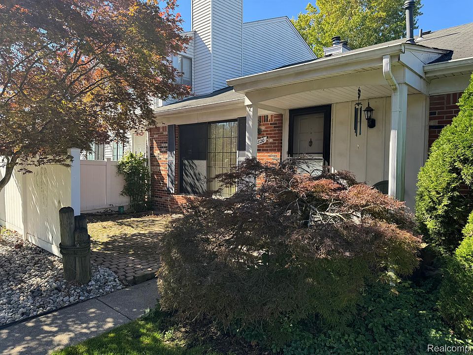 1st image of 38880 Golfview Dr E