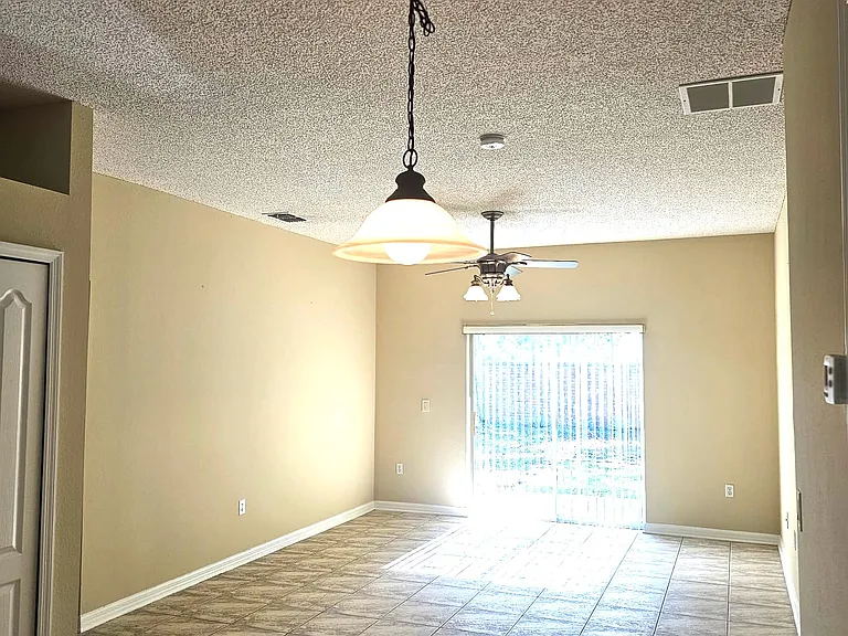 9935 Shadow Creek Dr — Photo 12