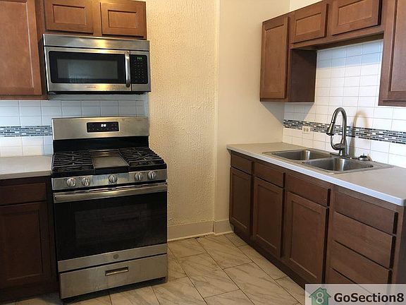 4th image of 2756 W Monroe St #1