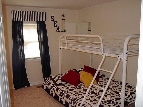 1st floor guest bedroom