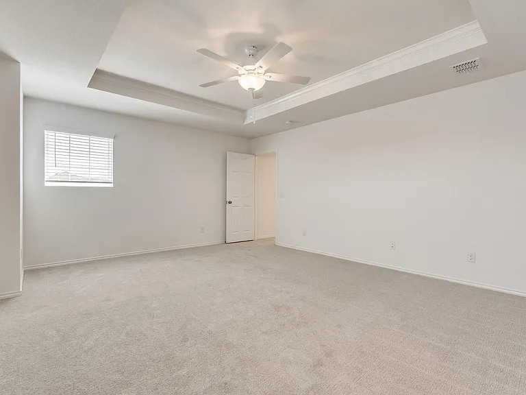 16025 Malaya St — Photo 34