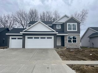 2806 Steppe Ln, Bloomington, IL 61704