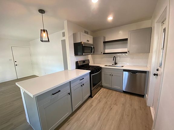 4th image of 527 W Glenrosa Ave #2