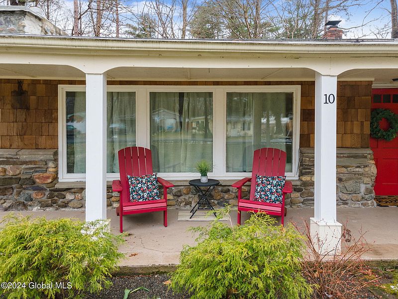 4th image of 10 Beach Avenue