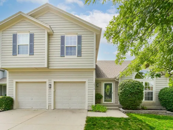 16312 S Lennox Ct, Olathe, KS 66062