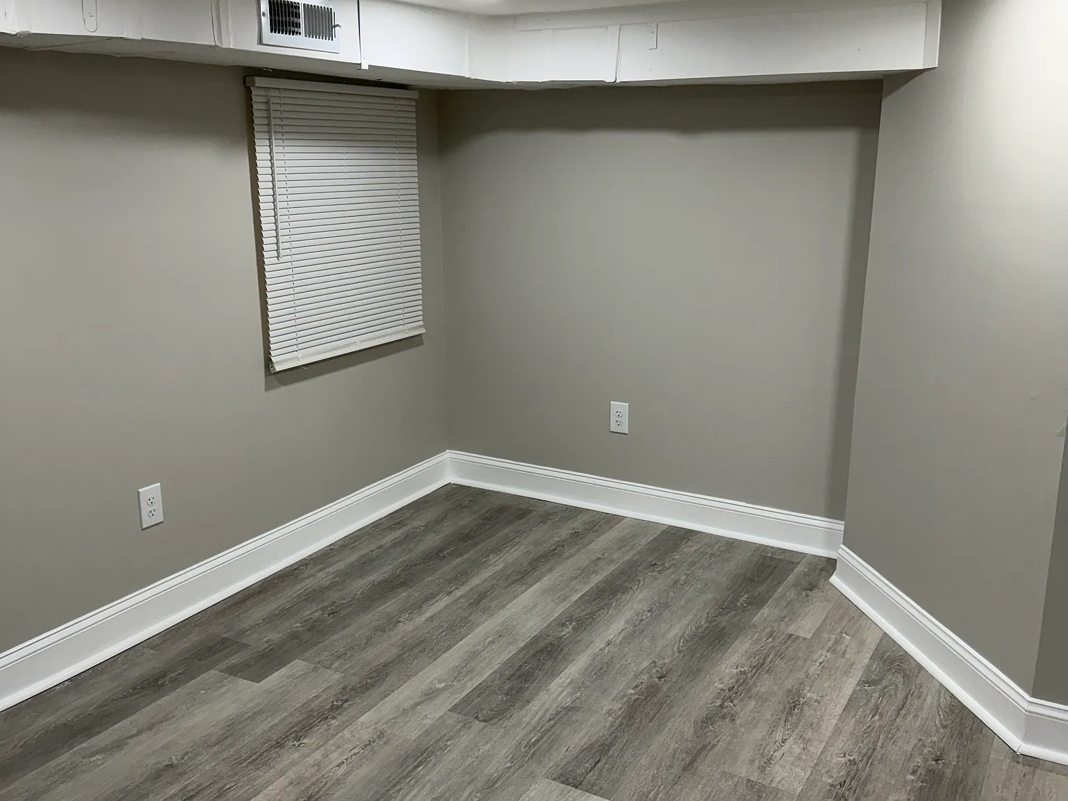 4 bed, 100 sqft, $800 — Photo 2