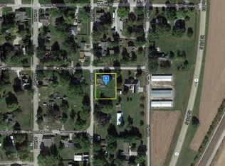802 S 5th St, Girard, IL 62640
