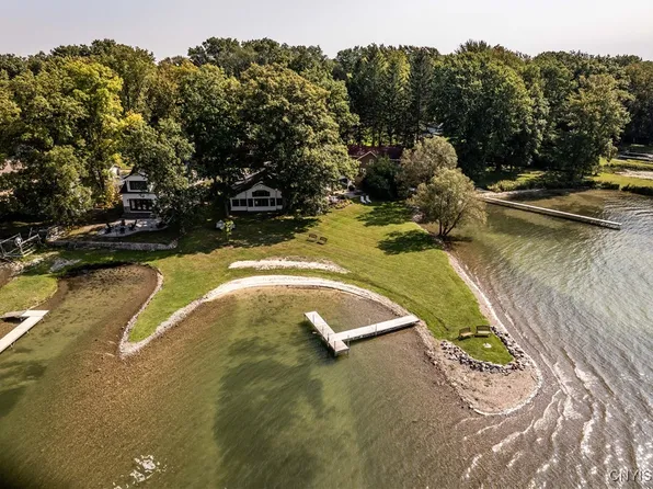 99 Burtis Point Rd, Auburn, NY 13021