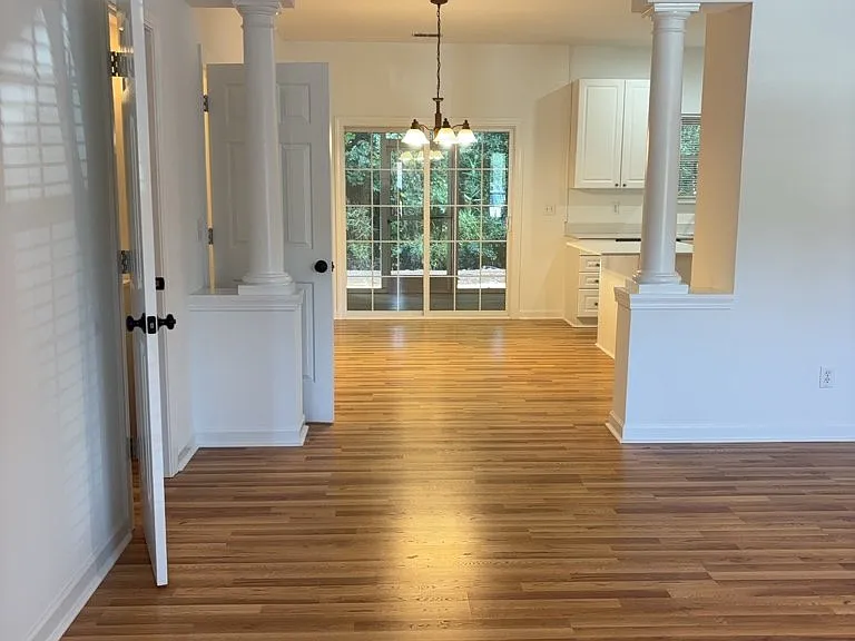 1544 Oxborough Cir — Photo 3