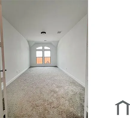 5 bed, 2737 sqft, $3,500 — Photo 2