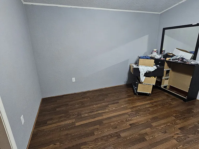 609 Honeysuckle St — Photo 2