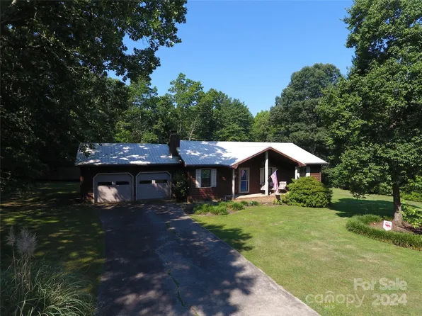 388 Elm St, Lincolnton, NC 28092