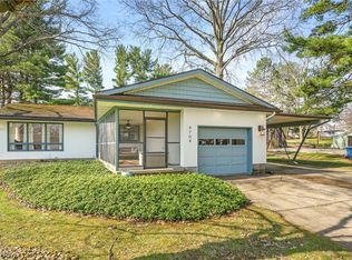 4704 Garrett Dr, Barberton, OH 44203