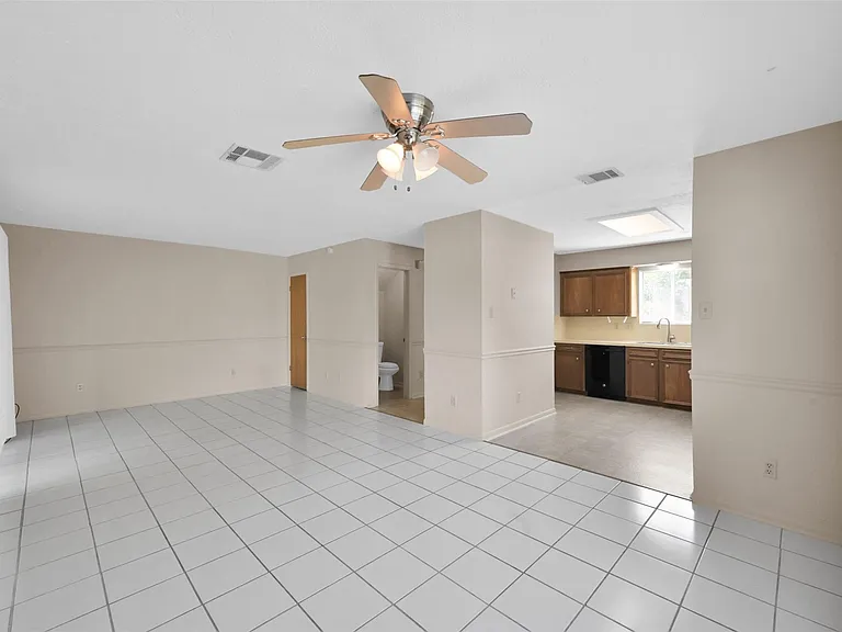 1603 Hazelwood St #B — Photo 6