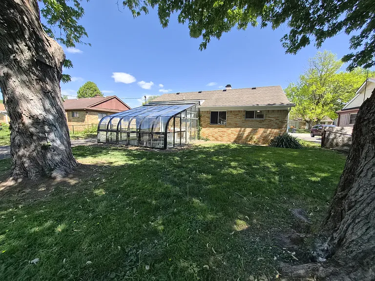 464 Carol Dr — Photo 26