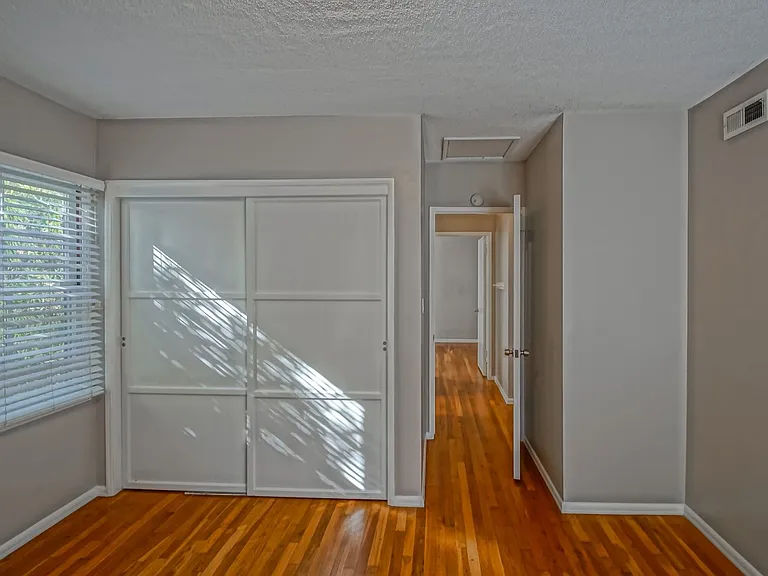 14226 Isis Ave — Photo 26