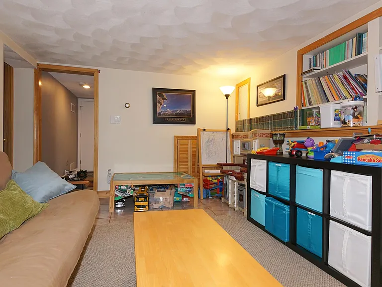 39 Locust St — Photo 10