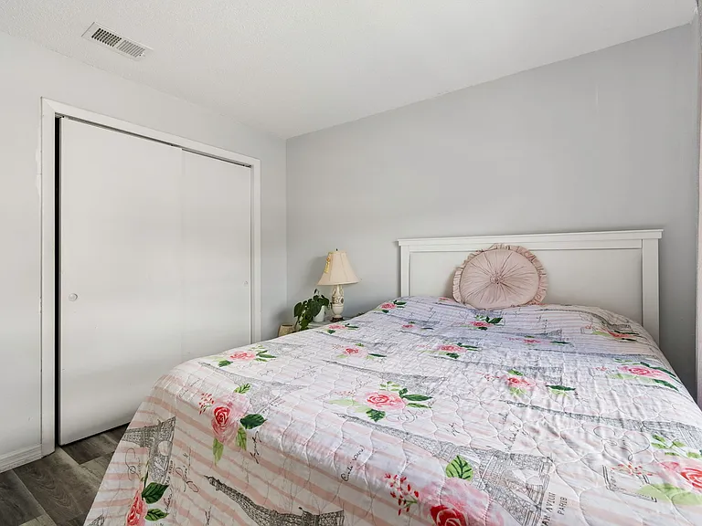 7210 N Manhattan Ave — Photo 19