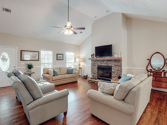 4th image of 531 Summer Lakes Dr