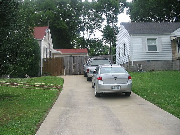 CONCRETE DRIVEWAY