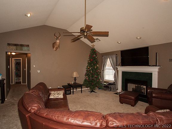 4th image of 1116 E 138th St