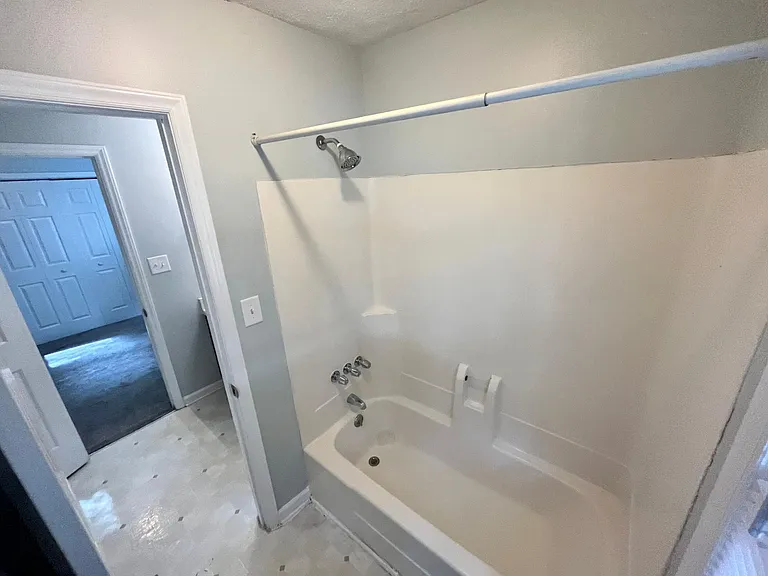 524 Brent Rd — Photo 16
