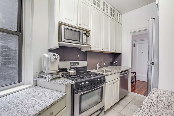 Sold by HomeDax Real Estate | media 12