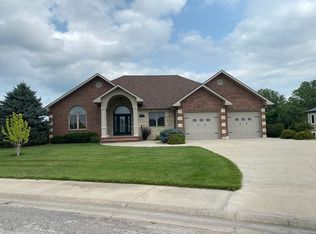 1307 Spring Creek Ct, Seneca, KS 66538