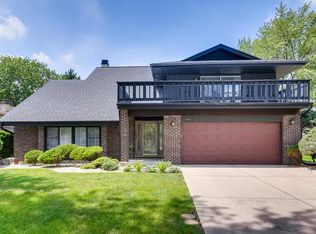 1544 Briarcliffe Blvd, Wheaton, IL